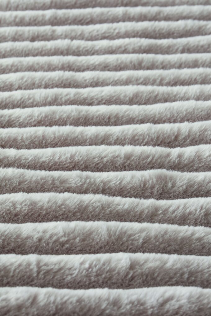 Riviera Maison Furry Stripes Off-white 200x200/220 / tweepersoonsdekbedovertrek / new collection